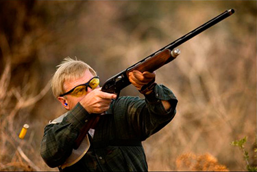 Dove-Hunting-in-Argentina---Hunter-Aiming-&-Shooting